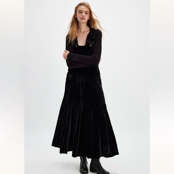 Free People Dresses & Skirts - Velvet Overall/dress